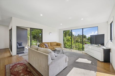 Photo of property in 173 Bing Lucas Drive, Tawa, Wellington, 5028