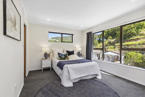 Photo of property in 11 Thatcher Crescent, Crofton Downs, Wellington, 6035