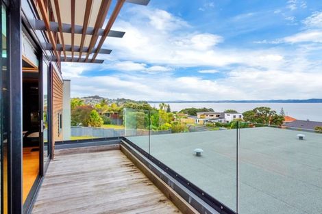 Photo of property in 51 Pacific Parade, Army Bay, Whangaparaoa, 0930