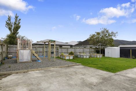 Photo of property in 4 Derwent Street, Wainuiomata, Lower Hutt, 5014