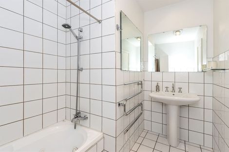 Photo of property in 147 Hamilton Avenue, Ilam, Christchurch, 8041