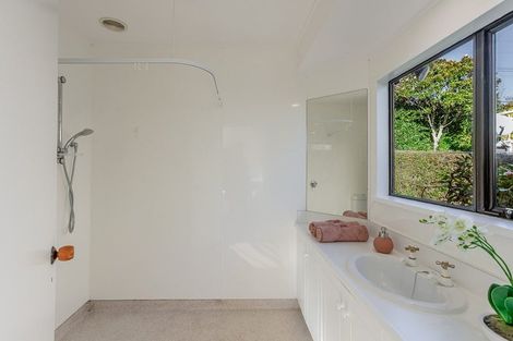 Photo of property in 16 Huia Street, Waikanae, 5036