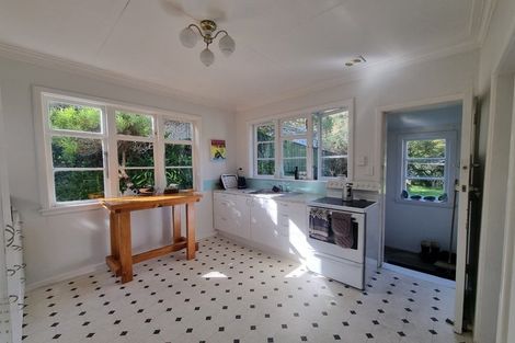 Photo of property in 13 Ames Street, Paekakariki, 5034