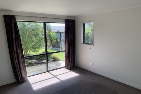 Photo of property in 16 Ocean View Rise, Ruakaka, 0116
