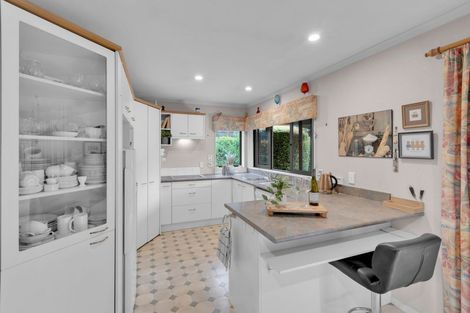 Photo of property in 14 Sandalwood Drive, Dinsdale, Hamilton, 3204