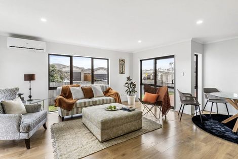 Photo of property in 33 Koroheke Road, Takanini, 2110