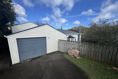 Photo of property in 27 Tawa Terrace, Tawa, Wellington, 5028