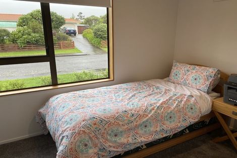 Photo of property in 38 Eruini Street, Waikanae Beach, Waikanae, 5036