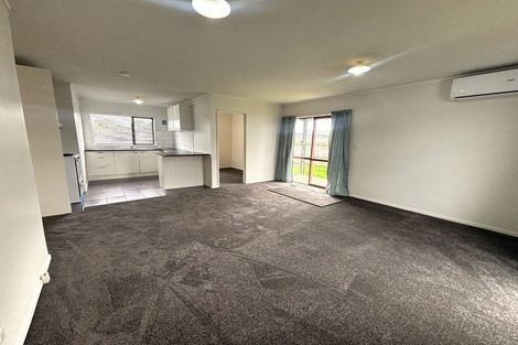 Photo of property in 2/21 Solveig Place, Randwick Park, Auckland, 2105
