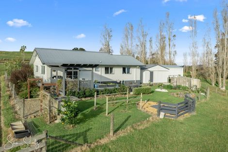 Photo of property in 86 Matakohe Wharf Road, Matakohe, 0593