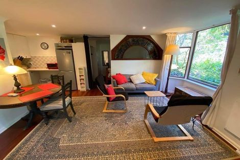 Photo of property in 56 Holloway Road, Aro Valley, Wellington, 6021