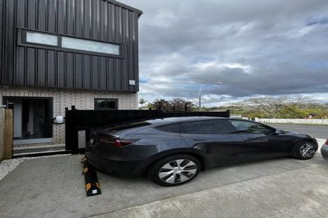 Photo of property in 1/21 Newham Place, Henderson, Auckland, 0612