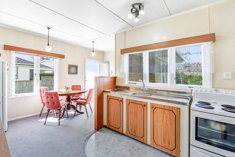 Photo of property in 36 Oxford Street, Fairfield, Hamilton, 3214