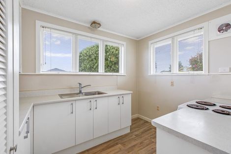 Photo of property in 11 West Hoe Road, Orewa, 0931