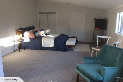 Photo of property in 15 Old Lake Road, Narrow Neck, Auckland, 0624