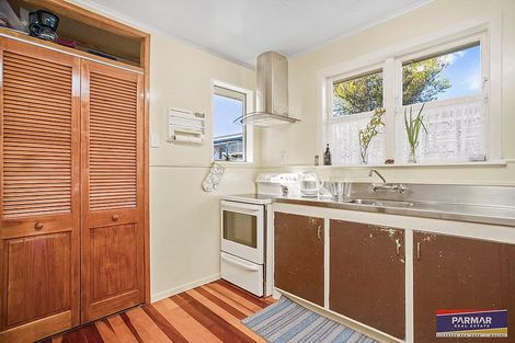 Photo of property in 11 Robert Burke Place, Henderson, Auckland, 0612