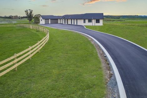 Photo of property in 80 Ewen Place, Karaka, Papakura, 2580