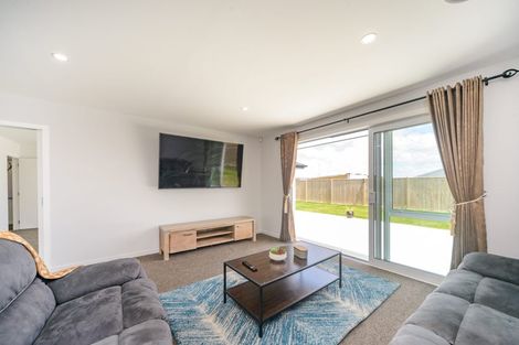 Photo of property in 47 Atlantic Drive, Fitzherbert, Palmerston North, 4410