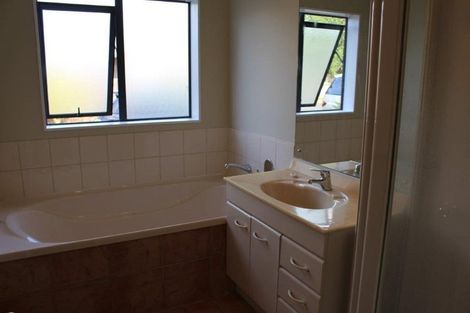 Photo of property in 2/21 Glanworth Place, Dannemora, Auckland, 2016