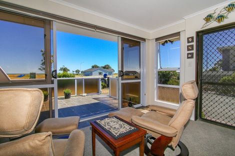 Photo of property in 33 Marine Parade, Carters Beach, Westport, 7825
