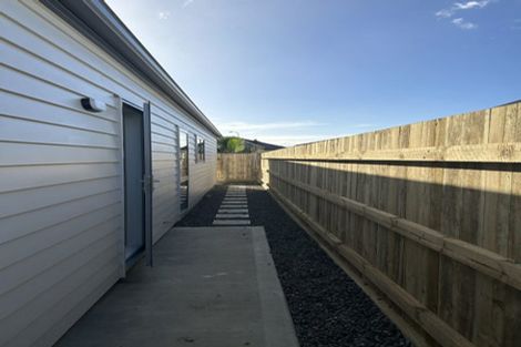Photo of property in 18 Koru Loop, Paraparaumu, 5032