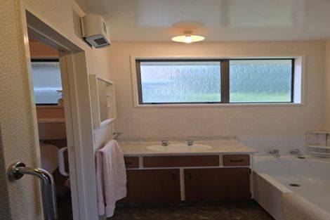 Photo of property in 240 Waikuku Beach Road, Waikuku, Rangiora, 7473