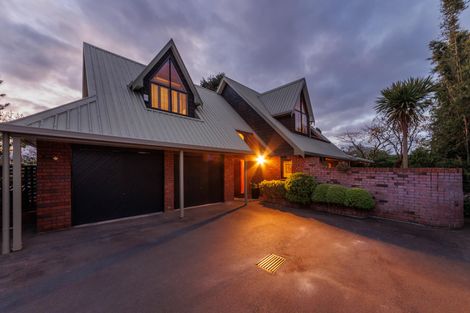 Photo of property in 98 Russell Street, Palmerston North, 4414