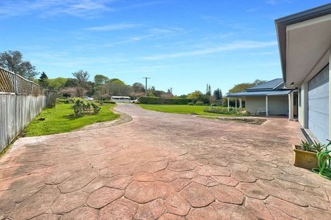 Photo of property in 20 Paraekaretu Street, Hunterville, 4730