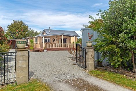 Photo of property in 15 Domain Road, Ormond, Gisborne, 4071