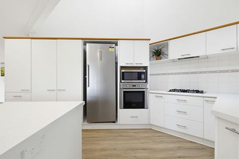 Photo of property in 18 Ngahere Road, Pukekohe, 2120