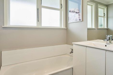 Photo of property in 15 Penguin Grove, Waitangirua, Porirua, 5024