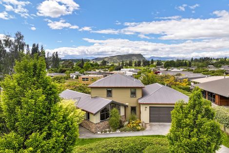 Photo of property in 8 Stonebridge Close, Wanaka, 9305