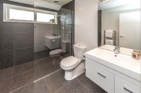 Photo of property in 33 Golf Vue Place, Castlecliff, Whanganui, 4501