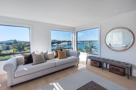 Photo of property in 31a Stanley Point Road, Stanley Point, Auckland, 0624