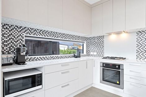 Photo of property in 47 Battalion Drive, Papakura, 2110