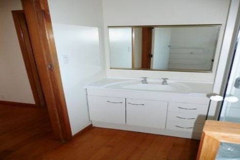 Photo of property in 71 Napier Road, Havelock North, 4130