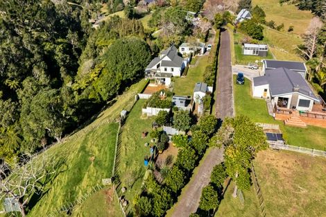 Photo of property in 28 Pararewa Drive, Whalers Gate, New Plymouth, 4310