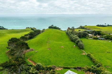Photo of property in 43 Carrs Road, Urenui, 4377