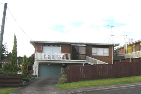 Photo of property in 2/5a Moore Street, Hillcrest, Auckland, 0627
