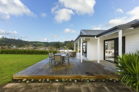 Photo of property in 21 Laly Haddon Place, Matakana, Warkworth, 0985