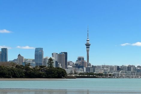 Photo of property in 2/14 Taharoto Road, Takapuna, Auckland, 0622