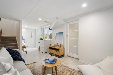 Photo of property in 5 Churchill Road, Murrays Bay, Auckland, 0630