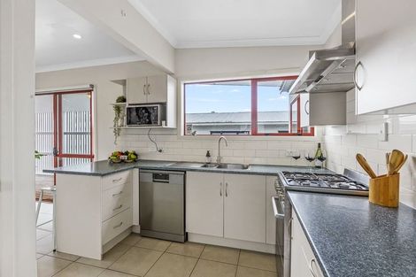 Photo of property in 167 Vipond Road, Stanmore Bay, Whangaparaoa, 0932