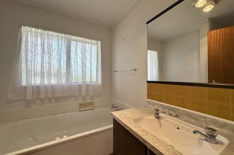 Photo of property in 1/20 Roband Crescent, Brown Owl, Upper Hutt, 5018