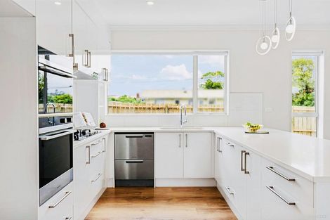 Photo of property in 8 Harrington Road, Henderson, Auckland, 0610