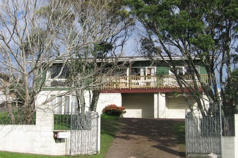 Photo of property in 10 Lilburn Crescent, Massey, Auckland, 0614