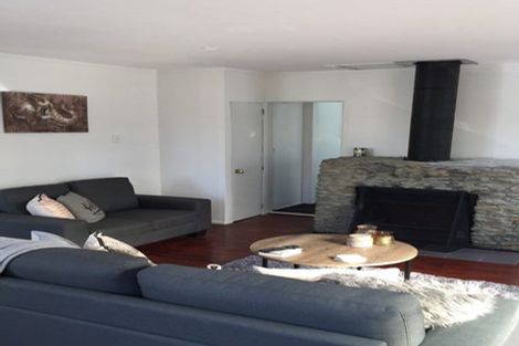 Photo of property in 60 Lathrope Road, Kumeu, 0892