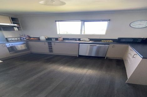 Photo of property in 69a Hartford Crescent, Totara Park, Upper Hutt, 5018