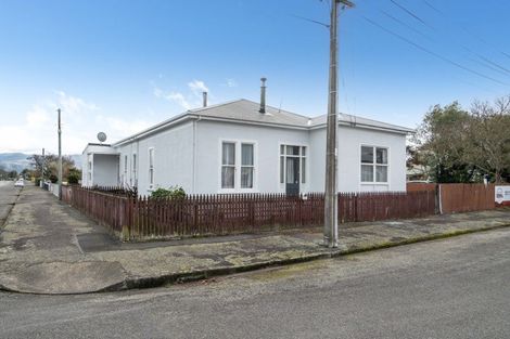 Photo of property in 98 Pembroke Street, Carterton, 5713
