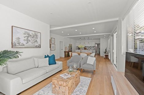 Photo of property in 107 Fulford Street, New Plymouth, 4310